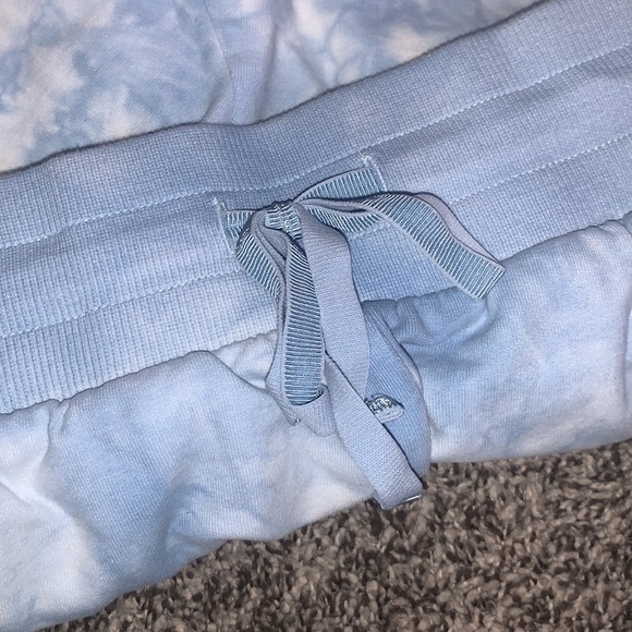 blue tie dye high waisted shorts - Picture 5 of 5